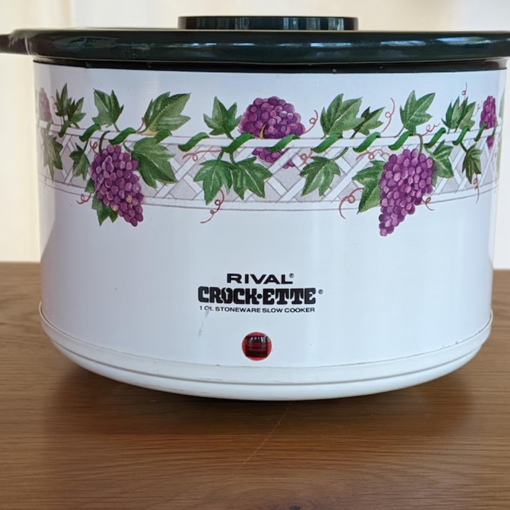 Rival Crock-Pot Slow Cooker with Green Lid and Grape Pattern